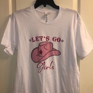 NWT Pink Lily Graphic Tee